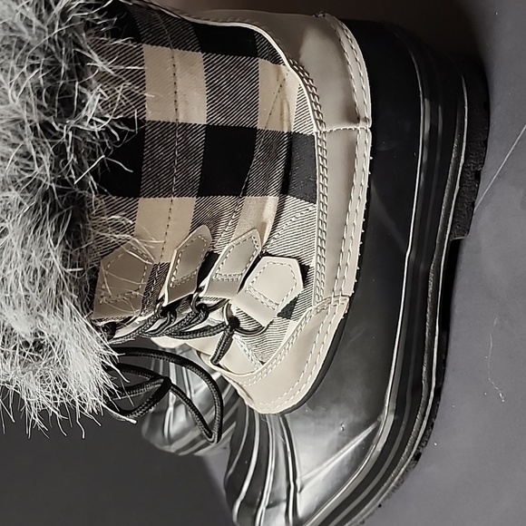 Natural Winter Boots with Faux Fur Trim sz 9 - Picture 7 of 13